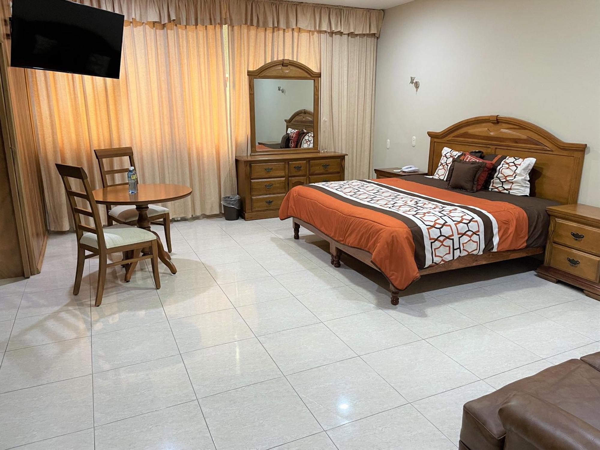 Hotel Fiesta Altena Tepatitlan de Morelos Εξωτερικό φωτογραφία